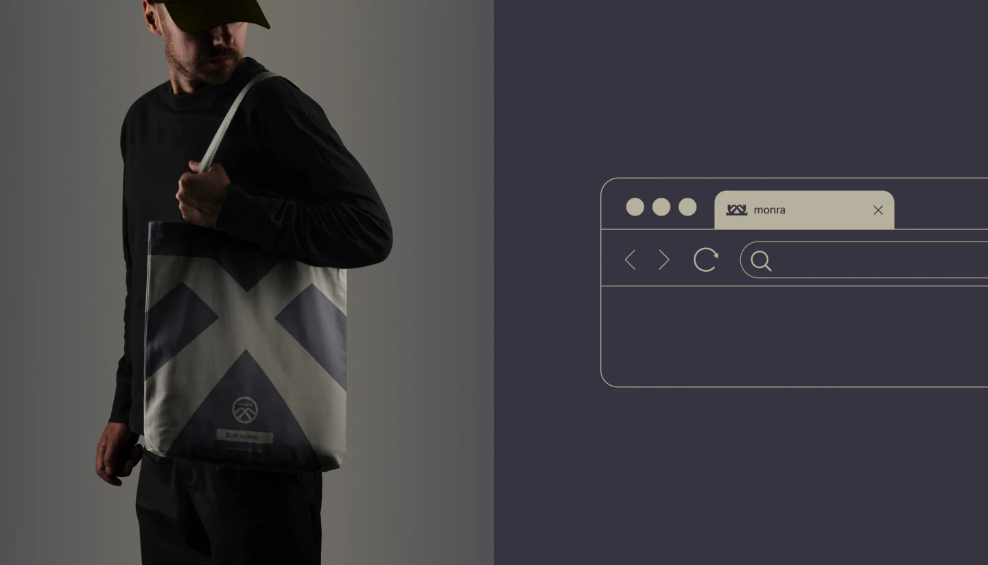 A Monra tote on the shoulder and the browser bar